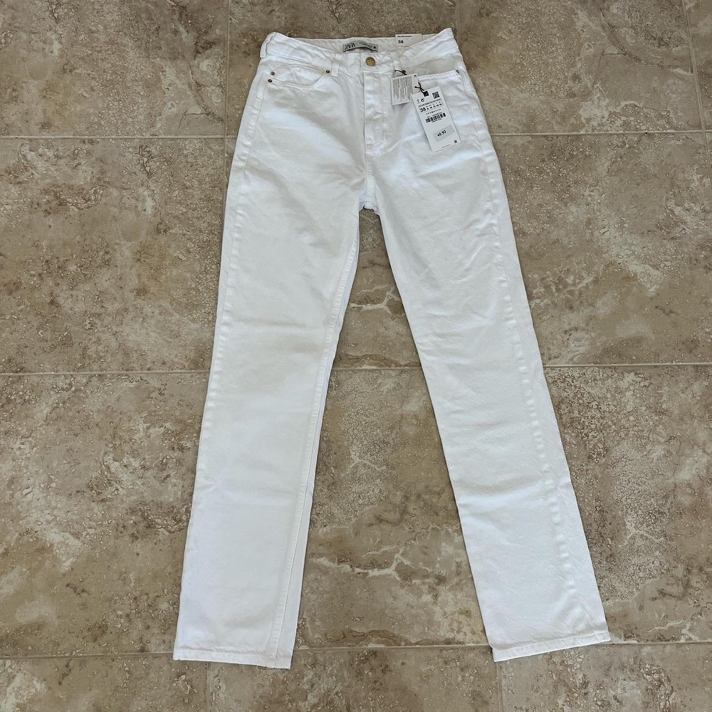 Zara White High Waisted Straight Leg Jeans